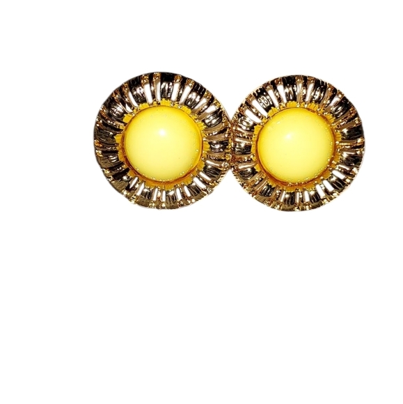 Vintage Elegant Gold tone and Yellow Stud Earrings - Picture 1 of 2